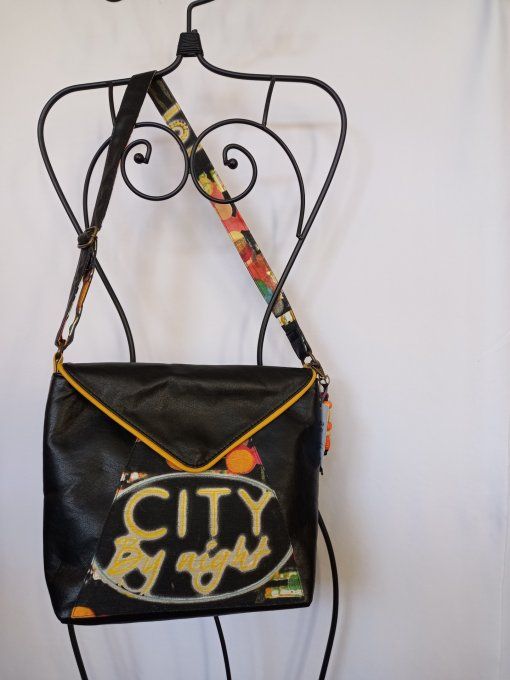 SAC BANDOULIERE CITY BY NIGHT TISSU ET SIMILI NOIR