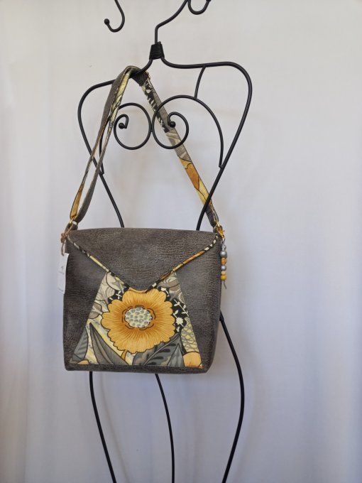 SAC BANDOULIERE SIMILI GRIS ET GRANDES FLEURS JAUNES