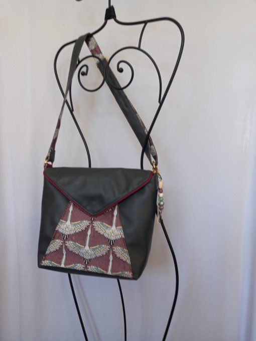 SAC BANDOULIERE SIMILI GRIS ET TISSU AUX GRUES STYLISEES