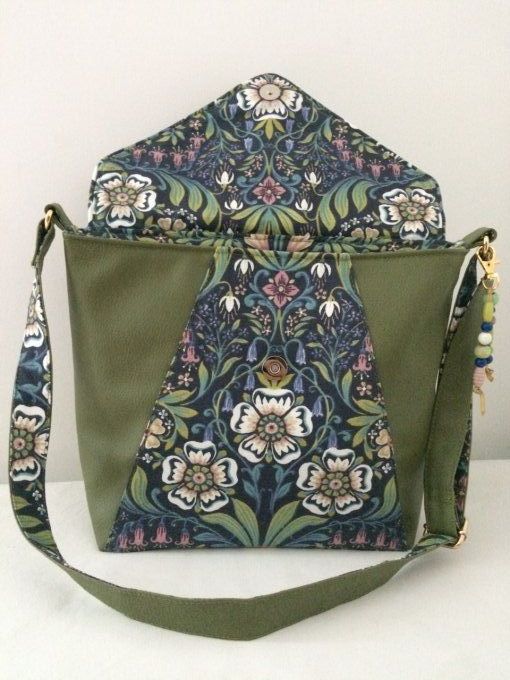 SAC BANDOULIERE KAKI ET TISSU FLEURI FOND MARINE 